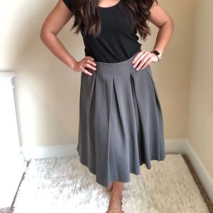 * UNI GLO * Military Green Skirt Sz 28-29